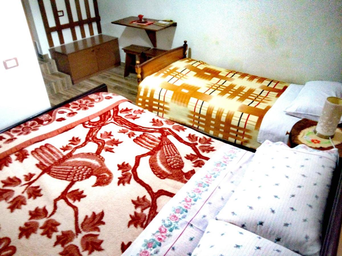 Ruols Guesthouse Гирокастра Экстерьер фото