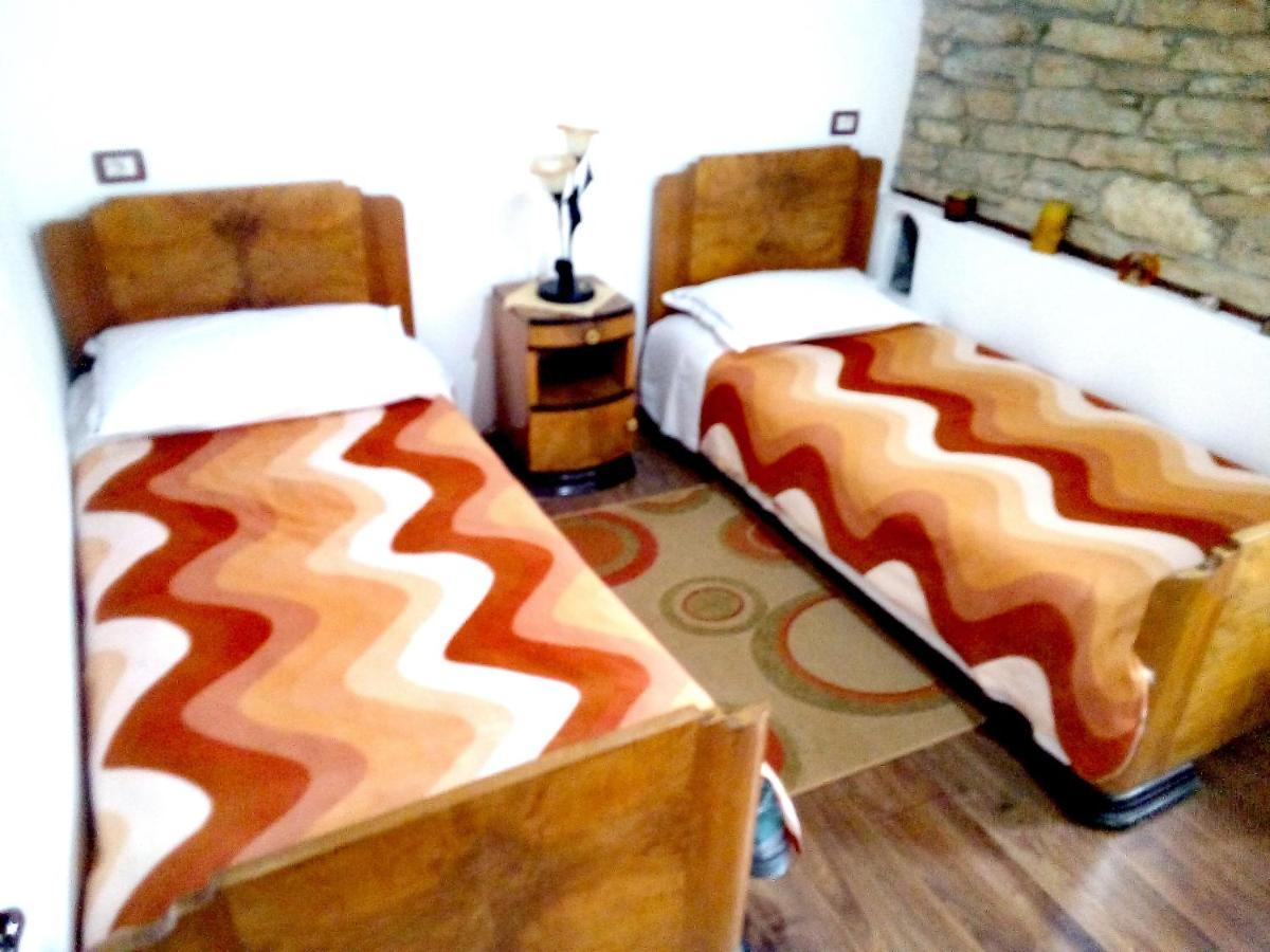 Ruols Guesthouse Гирокастра Экстерьер фото