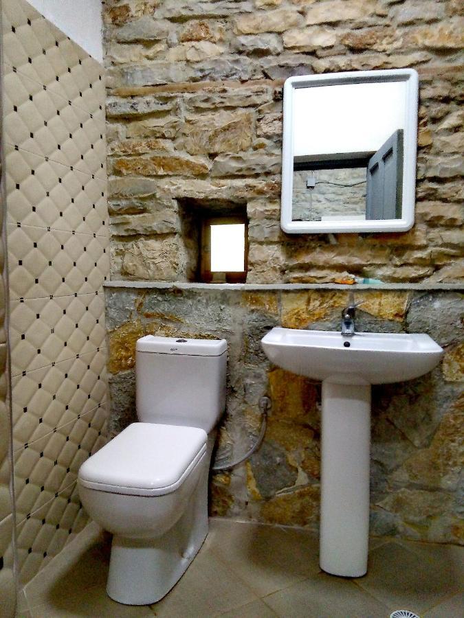 Ruols Guesthouse Гирокастра Экстерьер фото